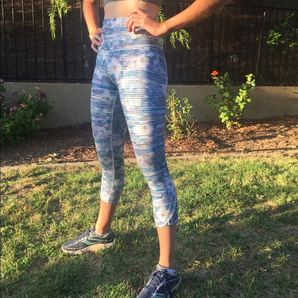🌷lululemon lattice design crops 🌷